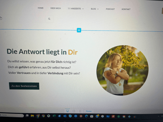 Monatsrückblick Mai 2025: Hero-Bereich der neuen AKASHA Landingpage
